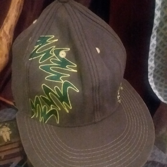 Designer cap - Picture 3 of 4
